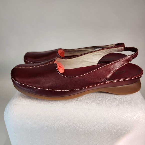 Clarks, sling-back, Sz 7 burgundy leather slip-ons, Pre-owned - Picture 3 of 7